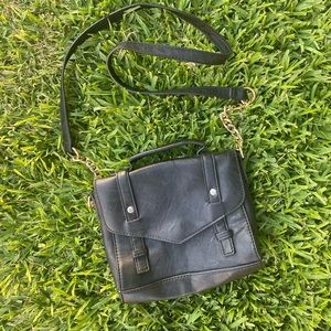 Forever 21 crossbody black bag